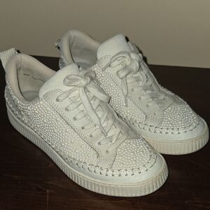 Dolce Vita White Pearl-Embellished Sneakers